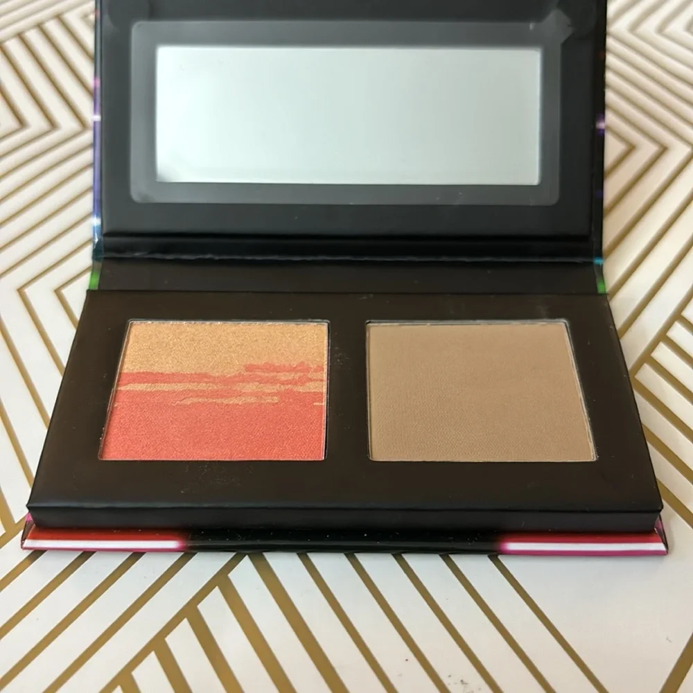 LIGHTS UP SCULPT / BLUSH DUO MINI ORNAMENTMINI PALETTE DUO CONTOURING